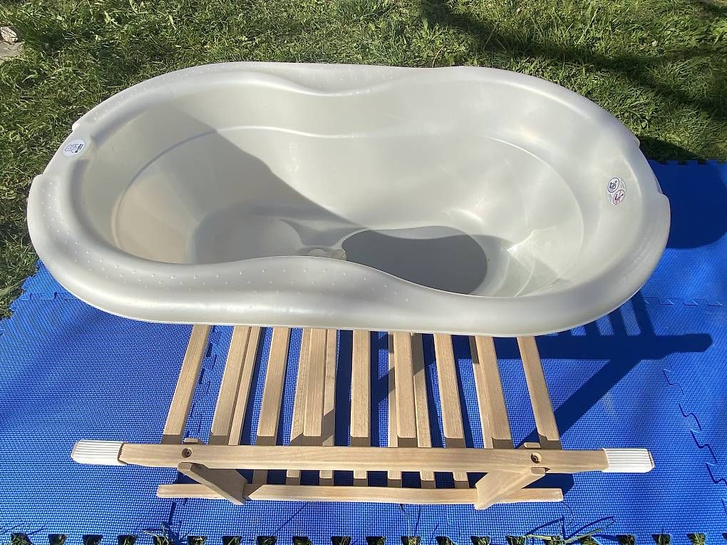 Badewannen: Babybadewanne mit Gestell zu verschenken – Gebraucht aus Hinwil von Th0mz 2