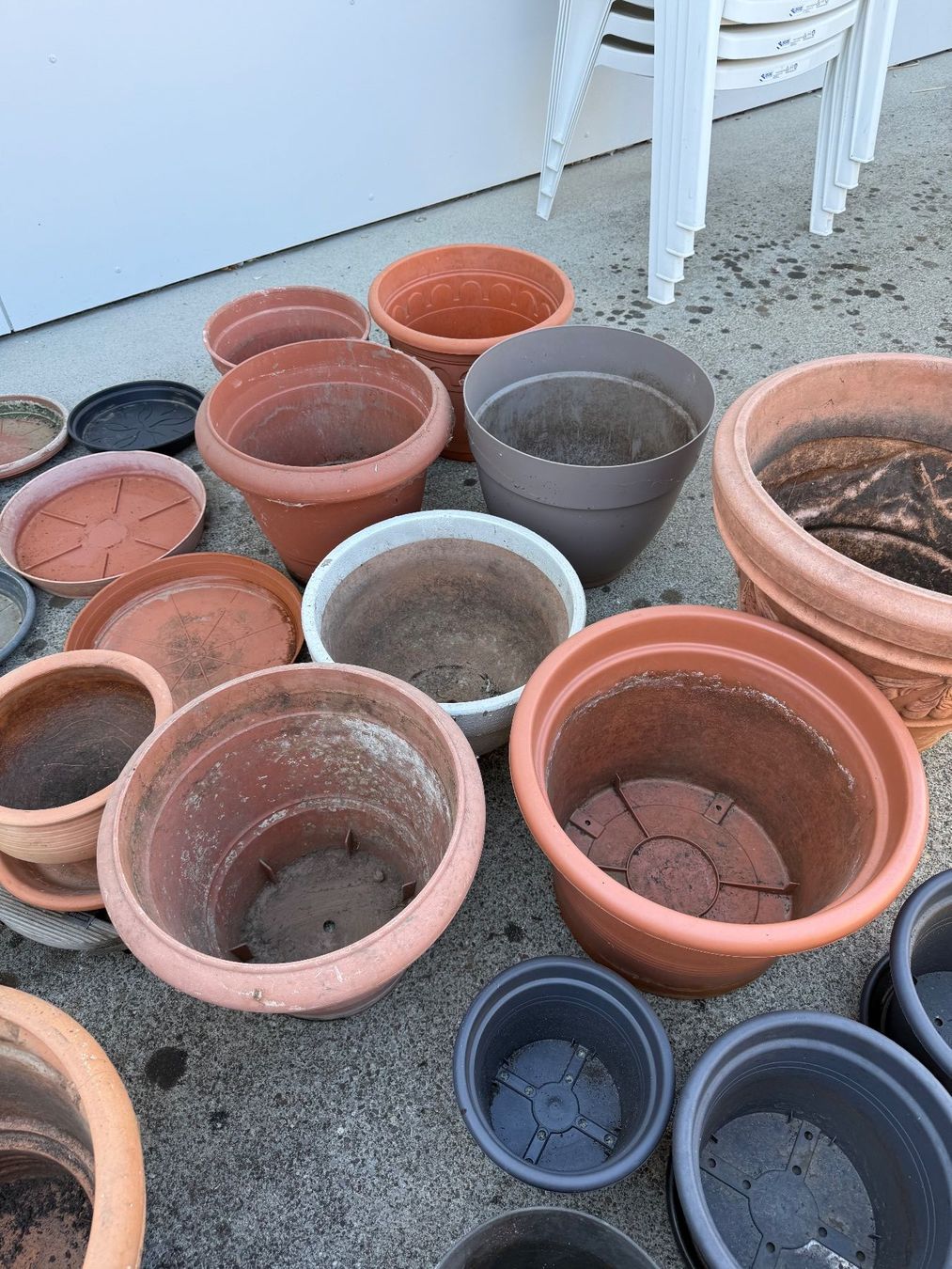 Vasi per fiori: Blumentöpfe, Unterteller, Uebertöpfe,  diverse – Usato da Dällikon venduto da dahi1 5