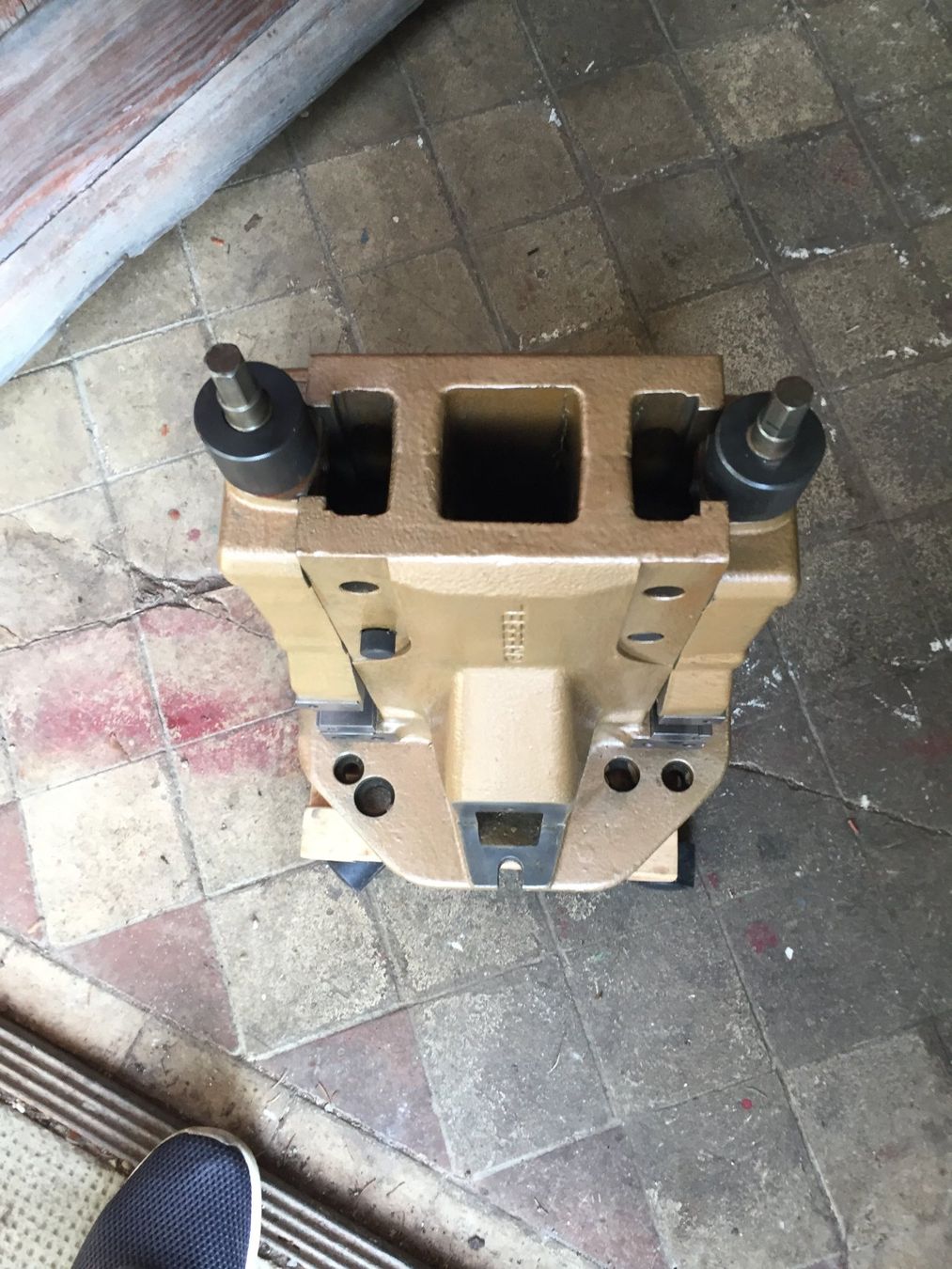Gressel Tutti gli attrezzi: Gressel Turm mit 2x Schraubstock 125mm – Usato da Frenkendorf venduto da BasLie 3