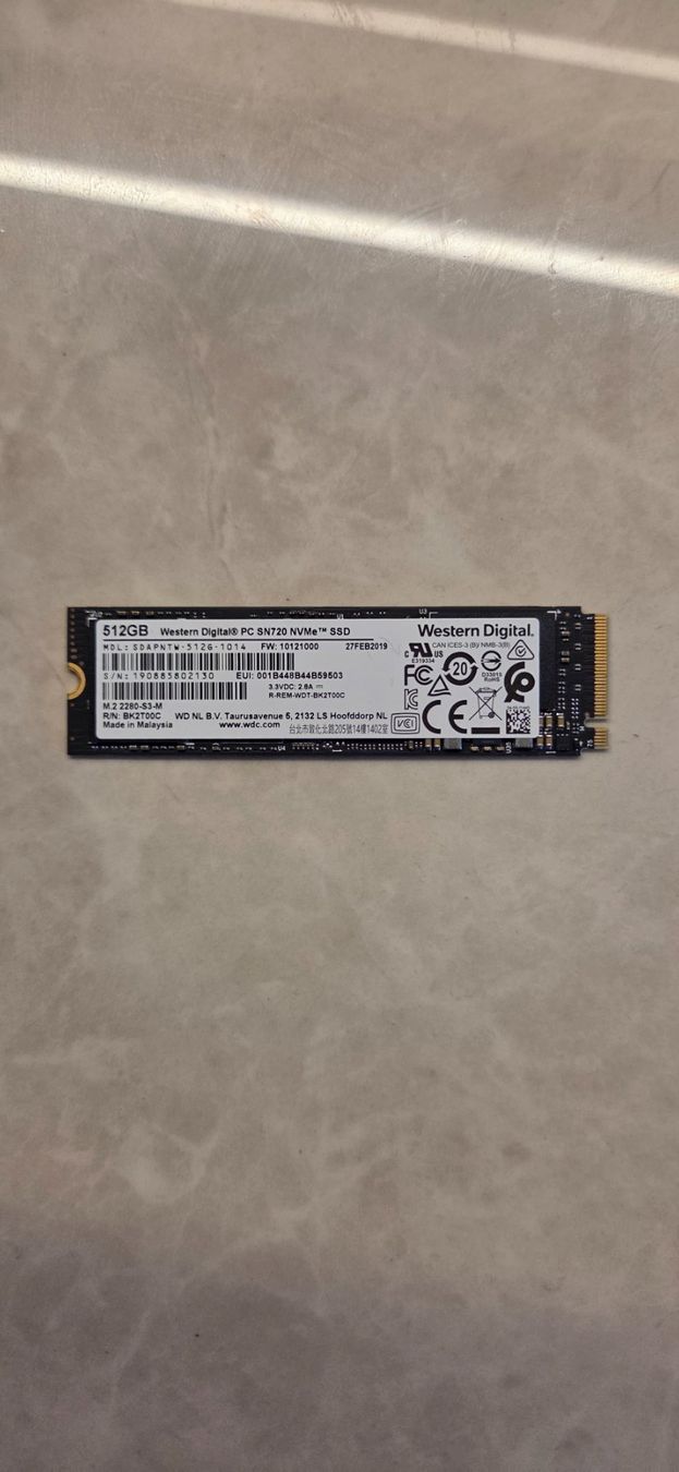 Western Digital Harddisks: Western Digital SN720 512GB SSD – Gebraucht aus Zihlschlacht von vogelgrip