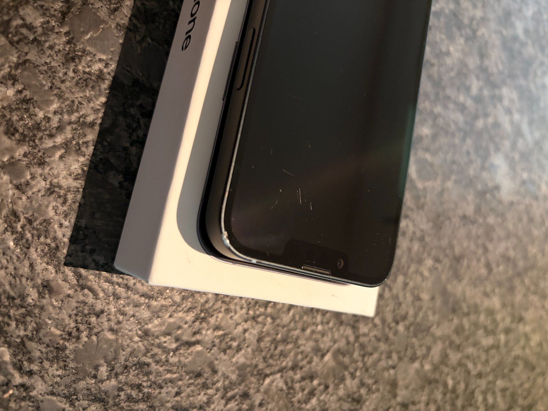 Apple Portables: iPhone 14 128 GB Mitternacht, Akku 79% – D'occasion à Wolfhausen par vins_zh 3