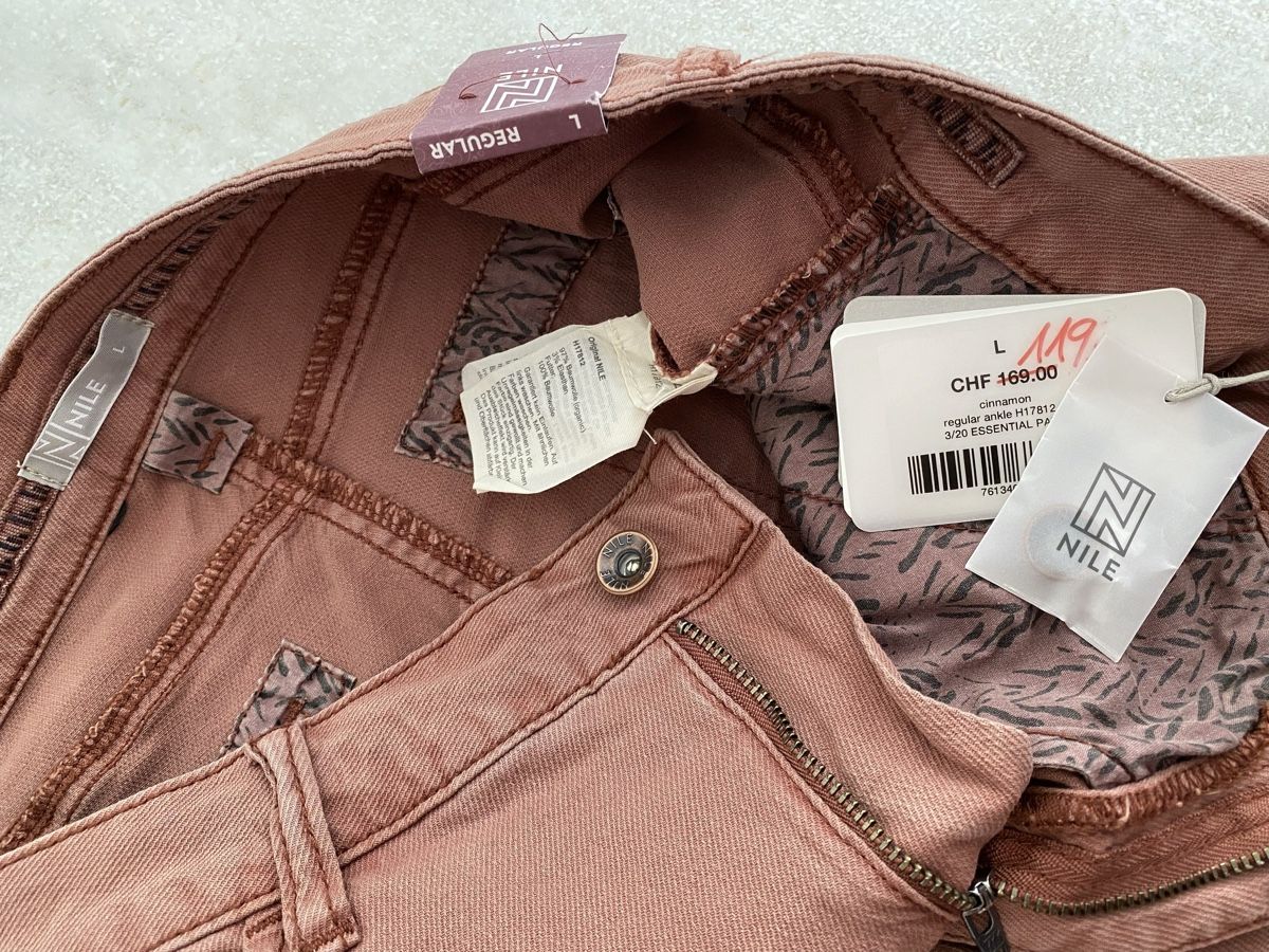 Nile Pantaloni: Damen Hose von NILE, Gr. L. Regular. Neu. – Nuovo e nell'imballaggio originale da Siselen BE venduto da Melody-53 9