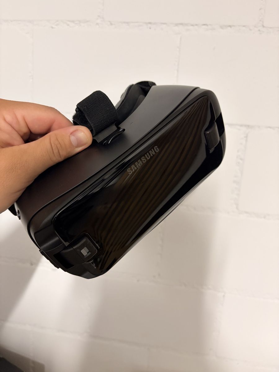 Samsung Casque VR: Samsung Gear VR with Controller  – D'occasion à Kölliken par MaRo1303 1