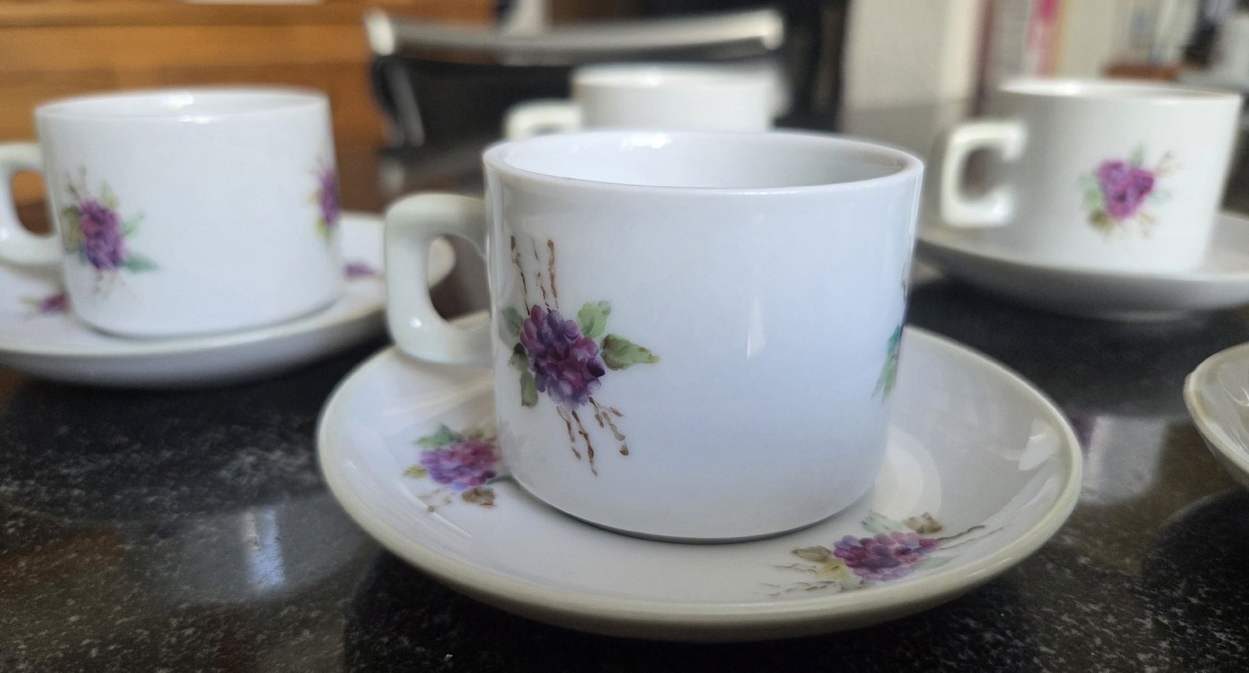 Set di piatti: Esspresso Service handgemahlt, Kaffee, Tee 6 teilig – Usato da Klingnau venduto da Groofty69