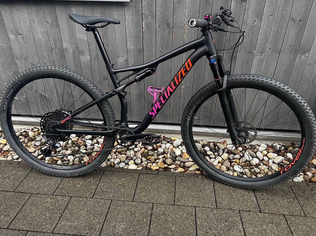 Specialized Vélos: Specialized Epic Comp Alloy 29  Grösse M – D'occasion à Wolfenschiessen par Knollo77