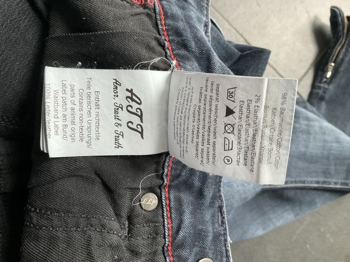 Jeans: Att Jeans, Amor Trust & Truth – Usato da Röschenz venduto da Queen020 3
