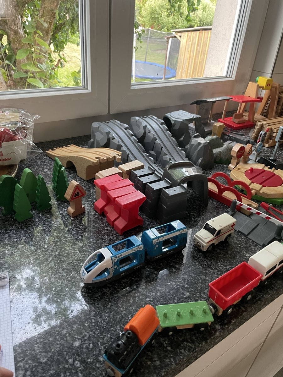 Brio Giocattoli: Brio Eisenbahn Set viele Schienen – Usato da Recherswil venduto da grafics 1