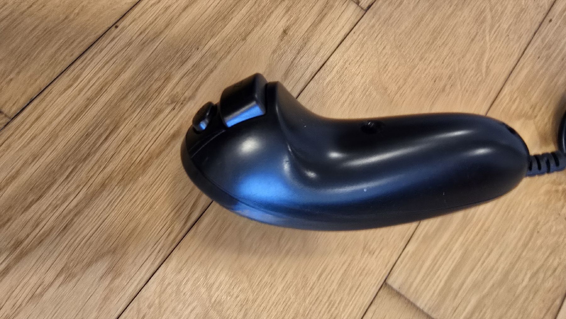 Nintendo Manettes: Nintendo Wii nunchuk – D'occasion à Lenzburg par cameleoncolor 2