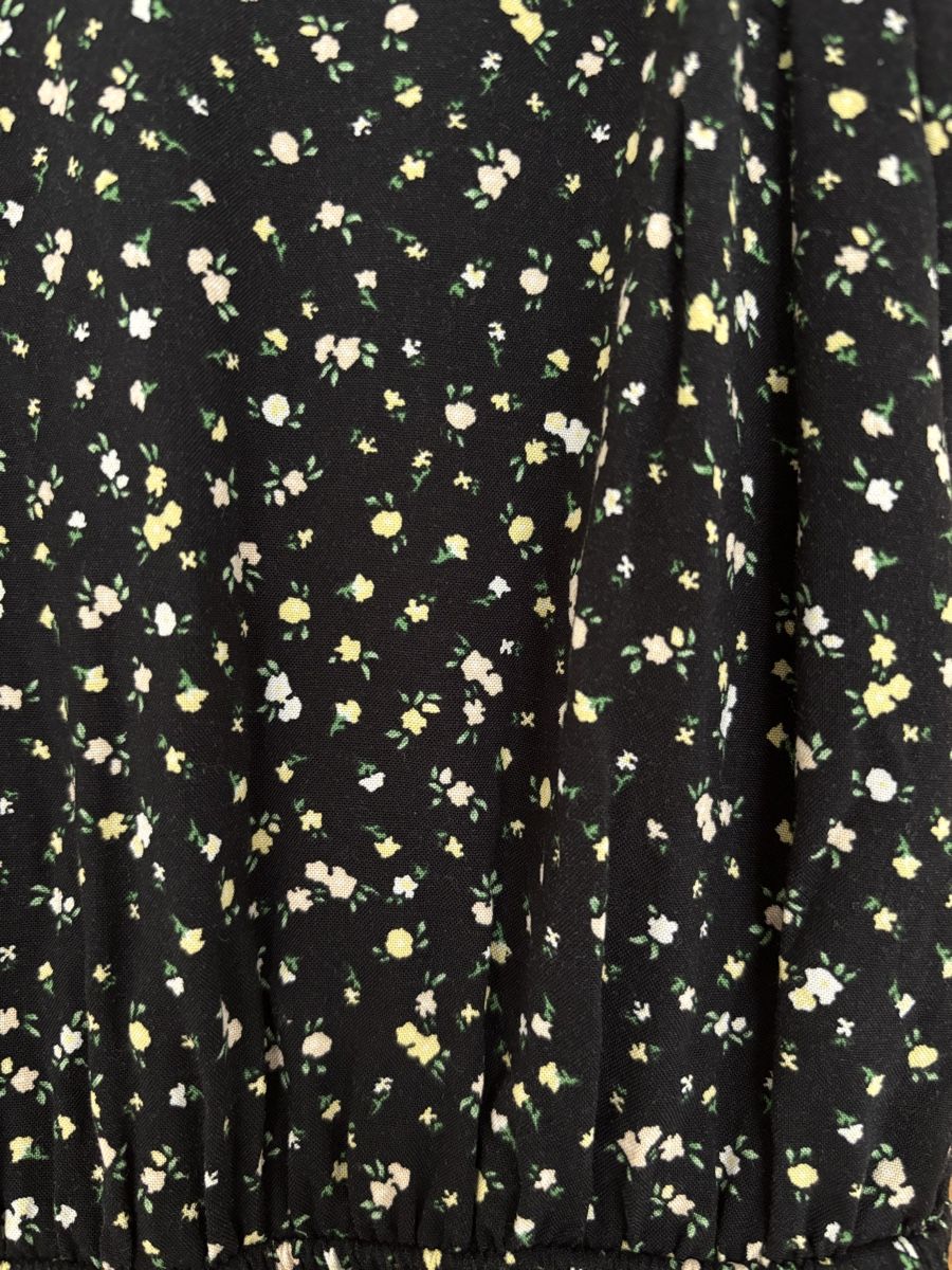 H&M Tute: Blumen-Jumpsuit – Usato da Solothurn venduto da skillsine 1