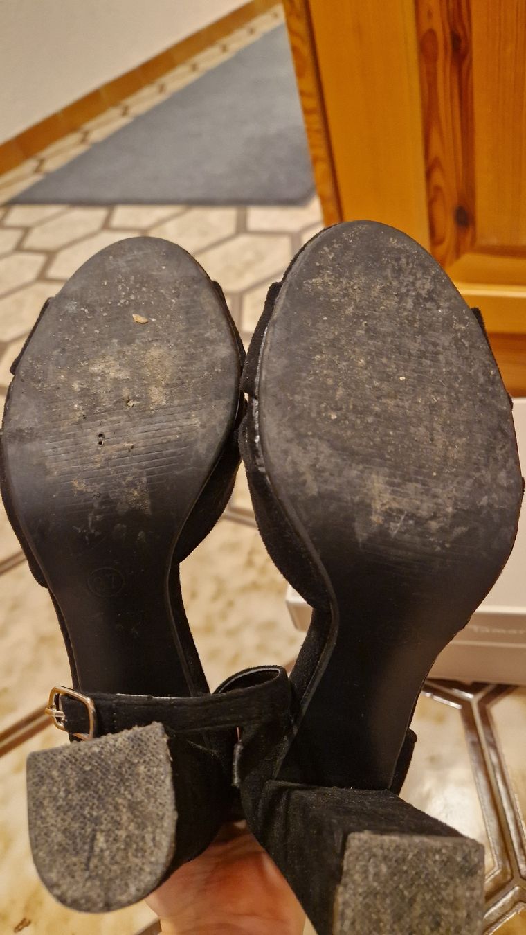 Scarpe da donna: sandales talons – Usato da Montana venduto da cla_p9mg 3