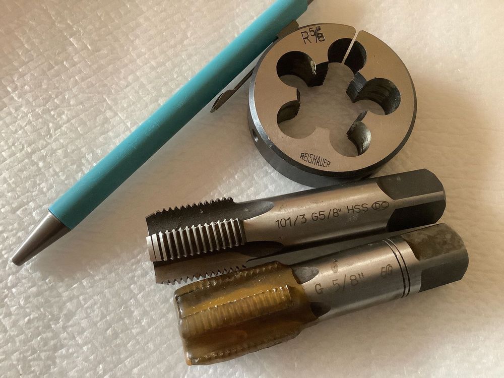 Reishauer Tous les outils: G/ R 5/8“ Gewindebohrer und Schneideisen für BSP Rohrgewinde – Neuf (Voir description) à Widnau par frohsinn7