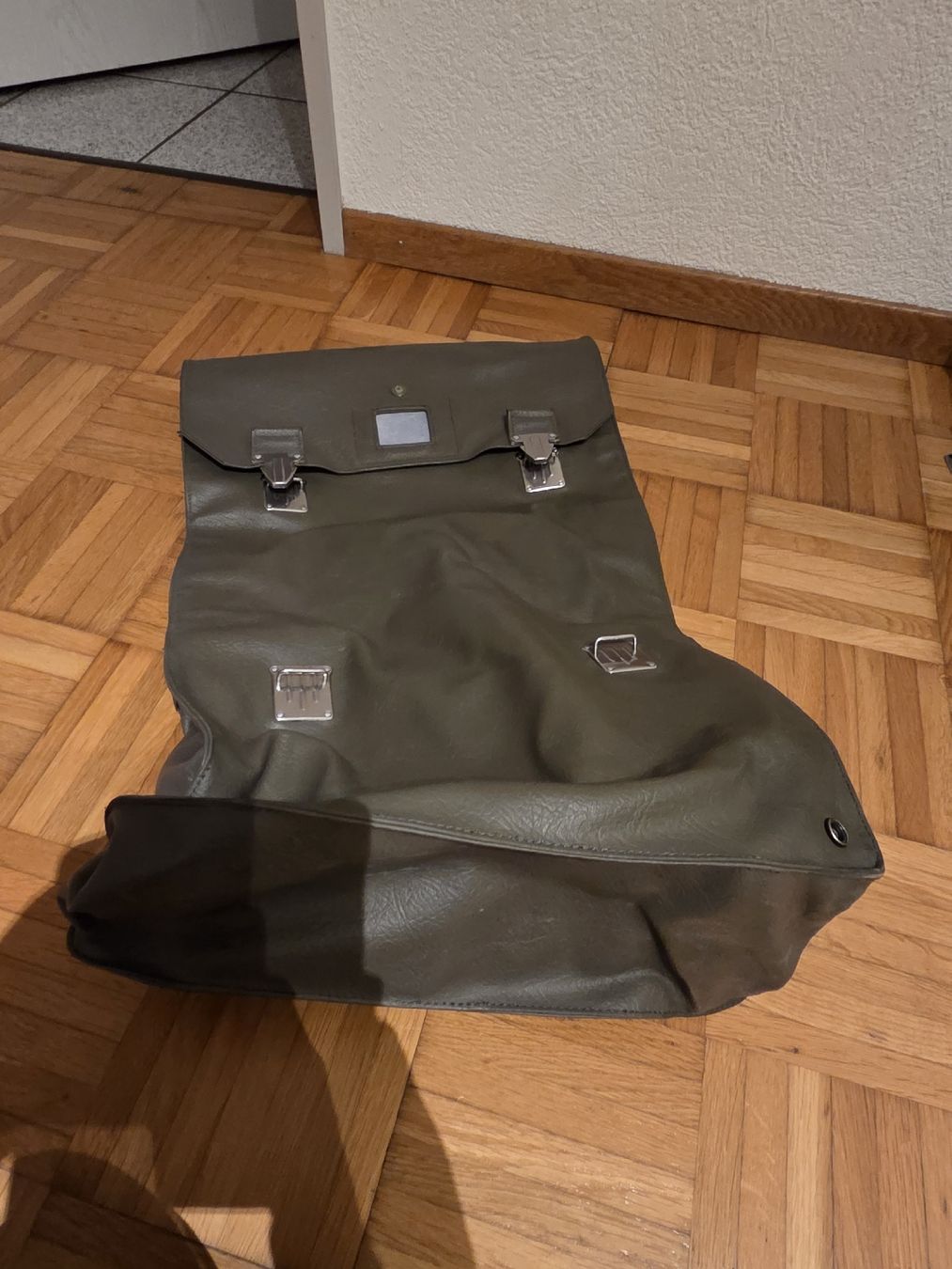 Schweizer Armee Uniformi: Schweizer Armee Tasche Militär – Usato da Dorf venduto da Echo_Elements 1