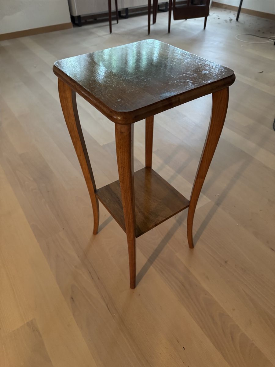 Tische: Schöner Jugendstil Blumentisch aus Holz  – Gebraucht aus Andelfingen von Pva1