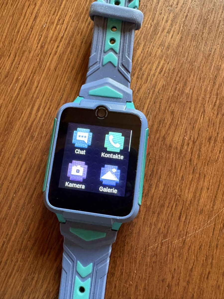 Smartwatch: TCL Movetime MT42 - Kinder Smartwatch – D'occasion à Liesberg par Vulcan_rulez 2