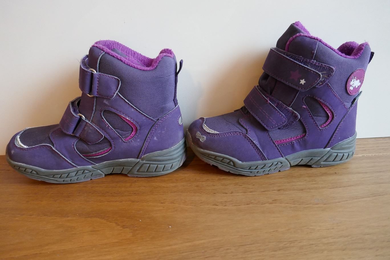 Scarpe per ragazze: Schmucke violette Winterstiefel, Gr. 29 – Usato da Horgen venduto da Feli39 2