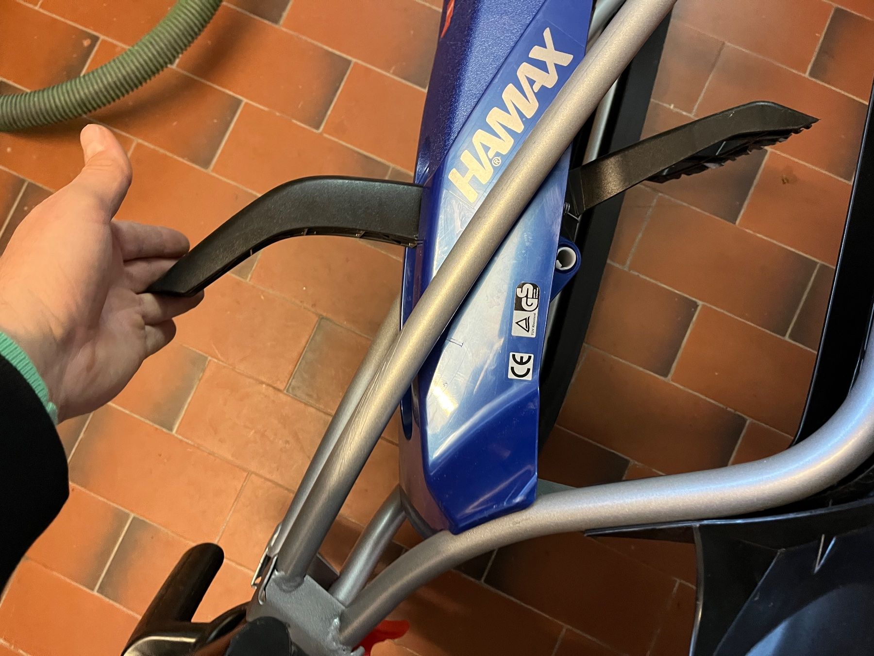 Hamax Schlitteln: Skibob, Bob, Schlitten – Gebraucht aus Haslen AI von  6