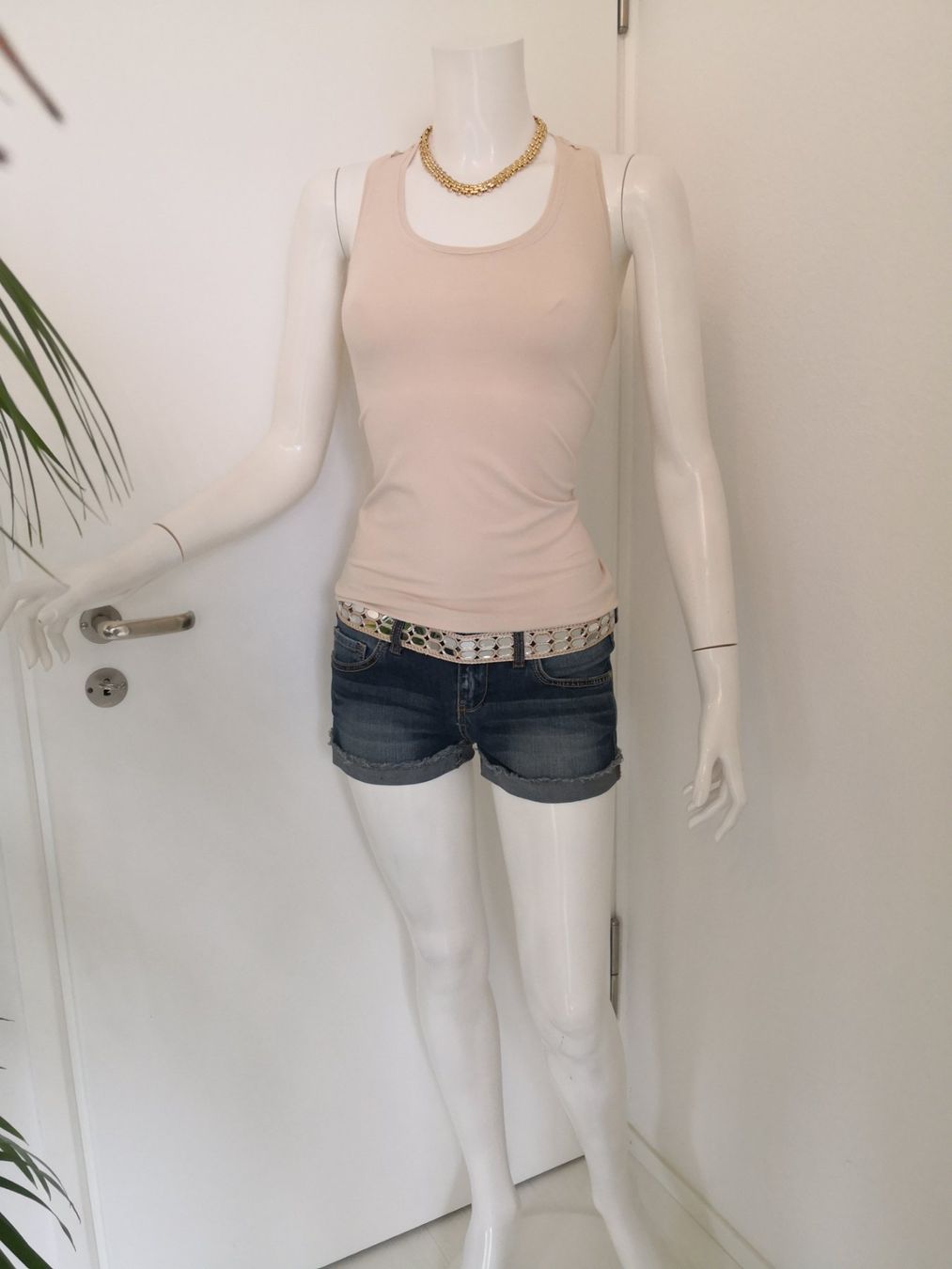Mango Top: 🤩MANGO TANK-TOP BEIGE – Usato da Olten venduto da Naja-Twins-Twins 7