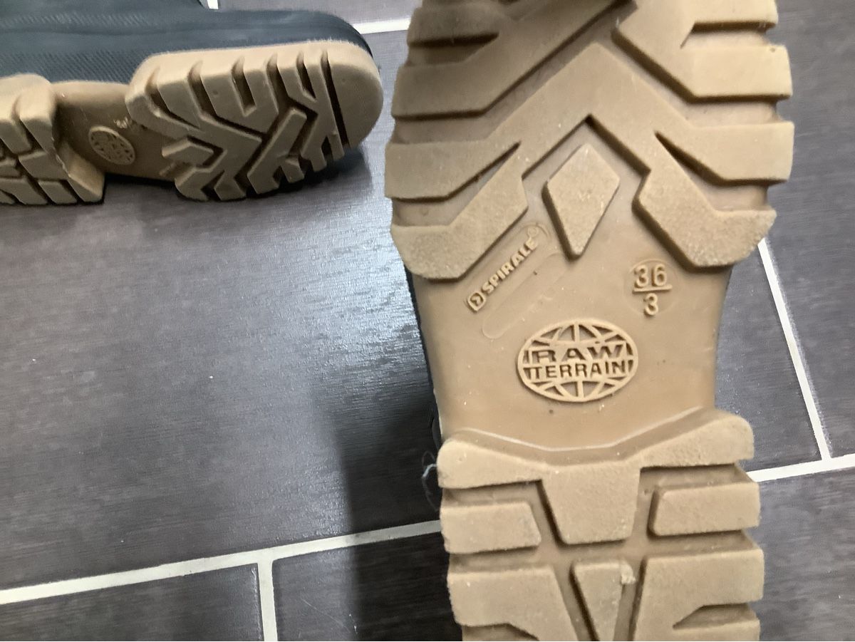 Scarpe per ragazzi: Winterstiefel Spirale Raw Terrain Gr. 36 – Usato da Brugg AG venduto da Sweety_pie 5