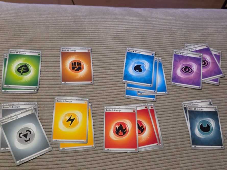 Pokémon Carte collezionabili: Pokemon Bulk Karten Boosterfrisch ca. 85% DE 15%ENG – Usato da Winterthur venduto da BetyP 1