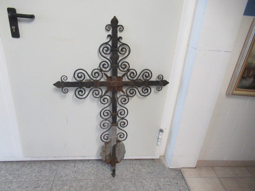 Sculture & Statue: Grabkreuz aus Eisen antik – Usato da Flums venduto da Flumsantik 5