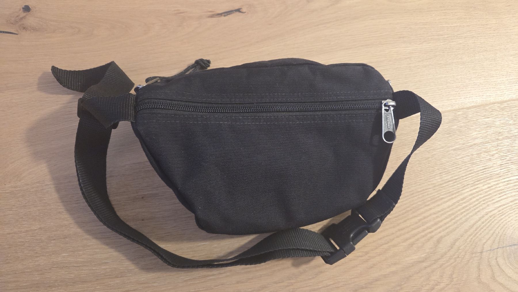 Eastpak Sacs: Bauchtasche Eastpack – D'occasion à Chur par lil_25jl 2