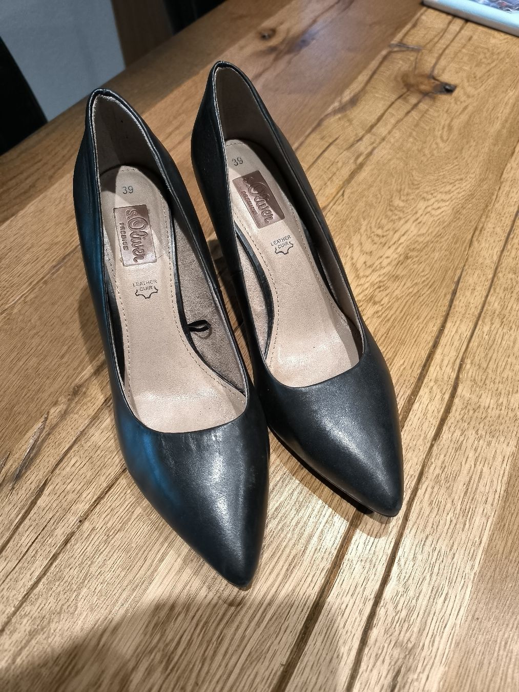 S.Oliver Scarpe da donna: Schwarze Leder Pumps Gr. 38/39 s.Oliver – Usato da Niederwil AG venduto da Nioc28