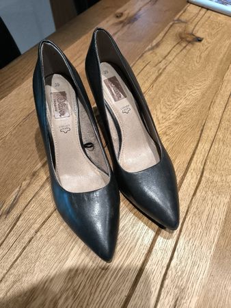 Schwarze Leder Pumps Gr. 38/39 s.Oliver