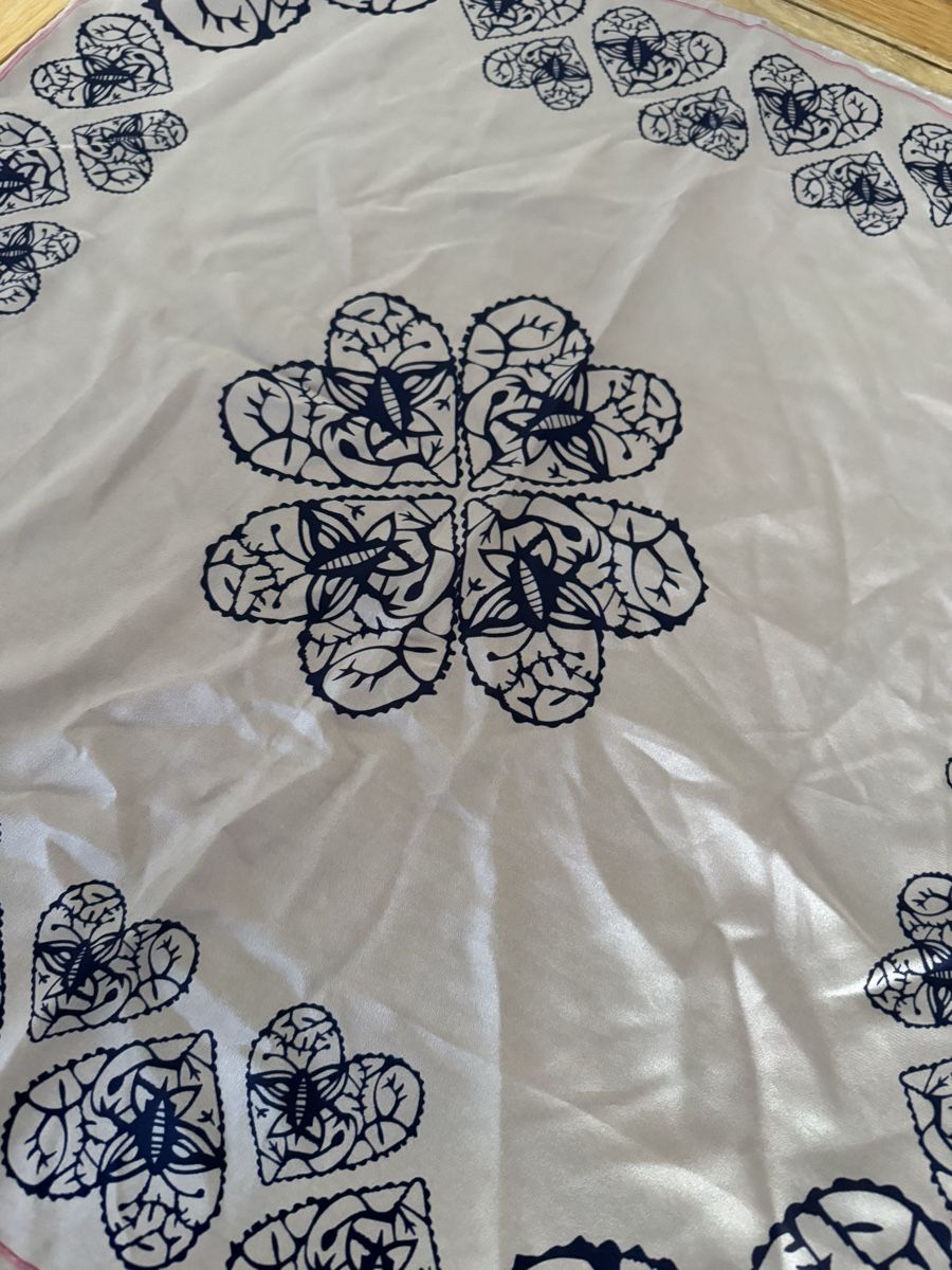Becksöndergaard Foulards & écharpes: Beck Söndergaard Square Silk Scarf Butterfly & Heart Pattern – D'occasion à Dübendorf par ClaraS. 5
