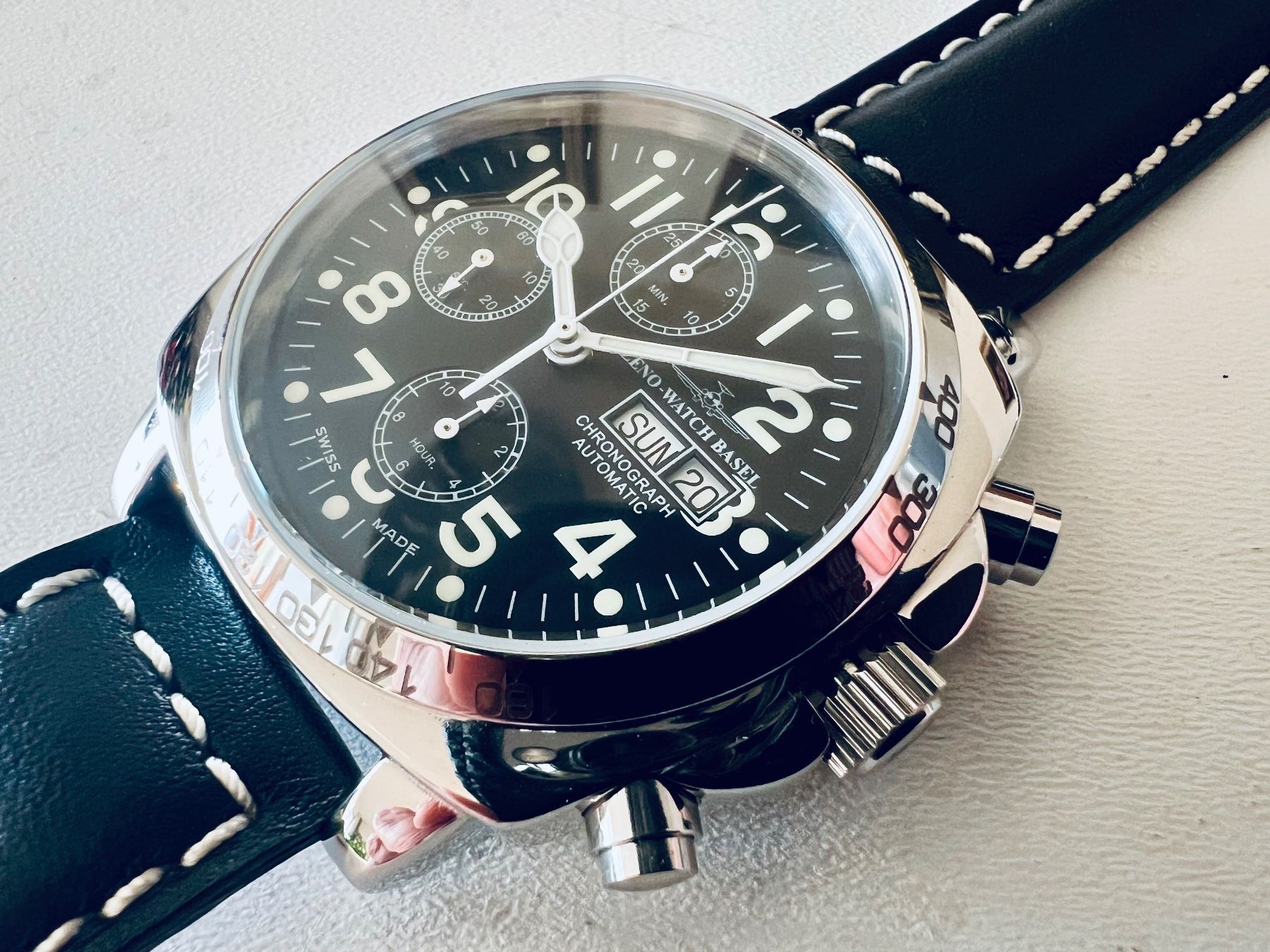 Zeno Orologi: ZENO Cambered Square Pilot Chrono Tachymeter,7750, SRP2010.- – Nuovo e nell'imballaggio originale da Le Mont-sur-Lausanne venduto da LycaGallery 1