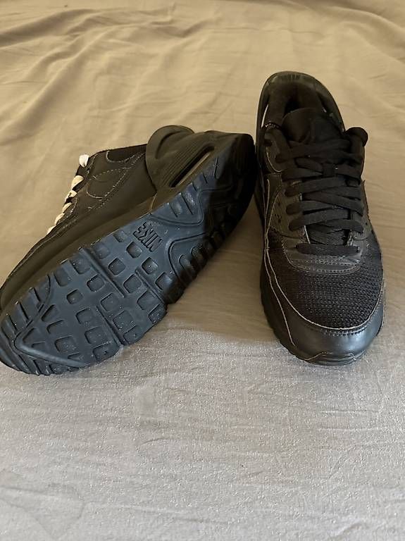 Nike Scarpe da uomo: Nike sneakers bon état taille 44 – Usato da Pully venduto da Gaveraremf 2