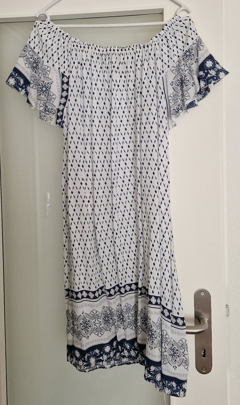 Vestiti: Robe Grandeur M/L – Usato da Couvet venduto da Pioune