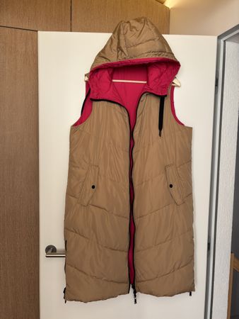 Warme Steppweste mit Kapuze, Grösse 38/40, Beige/Pink
