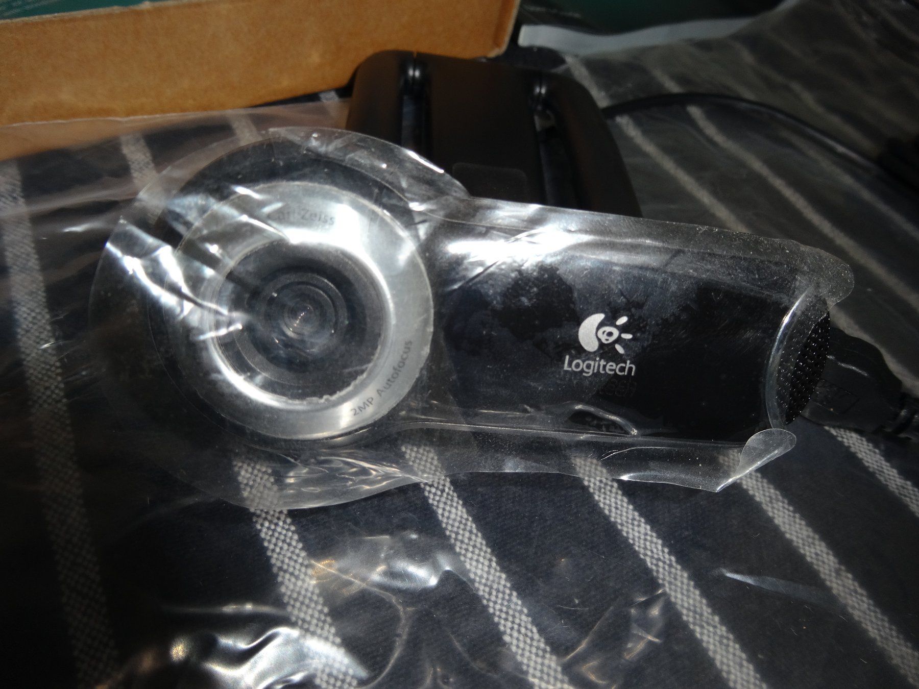 Logitech Webcam: Quick Cam Pro 9000 Logitech – Nuovo (secondo la descrizione) da Neerach venduto da jenny062 3