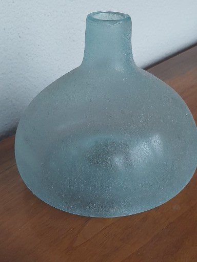 Vasi & Recipienti: Eisblaue Glasvase im Scavo Stil – Usato da Hergiswil NW venduto da maiette-23.N