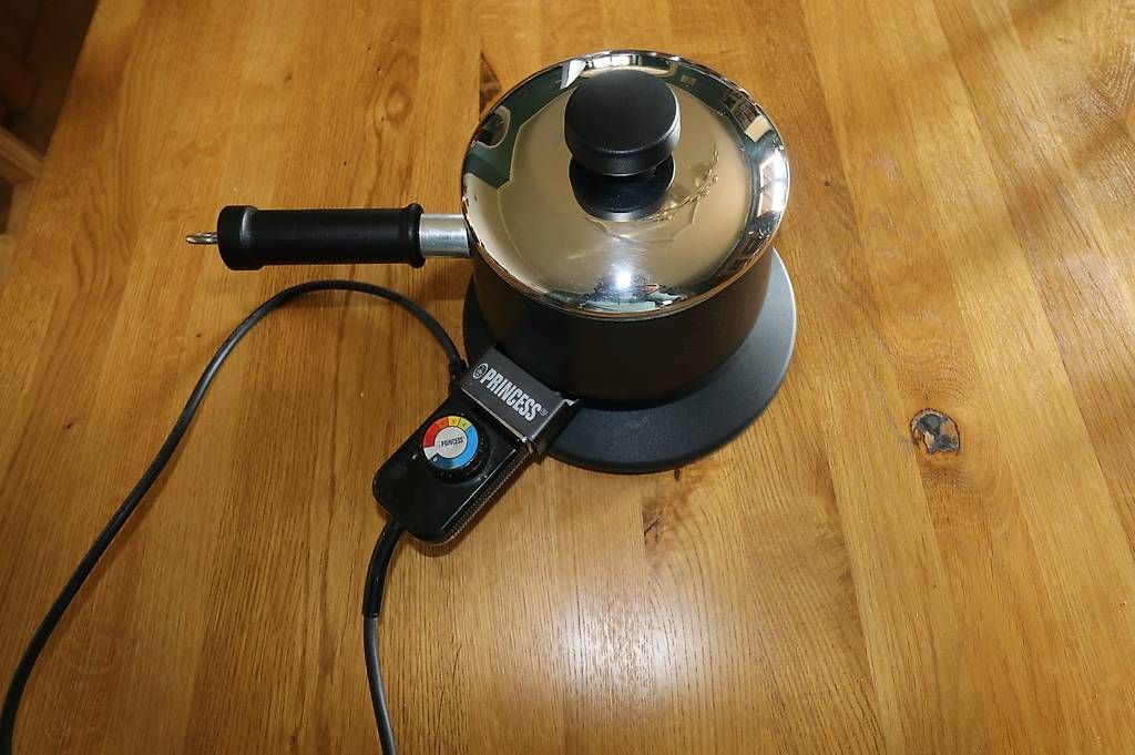 Töpfe: Caquelon électrique à fondue bourguignonne – Gebraucht aus St-George von chr_p2s5