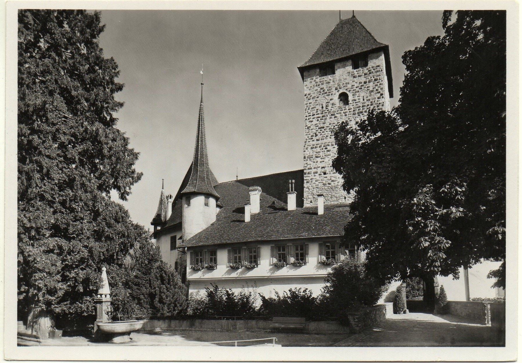 Cartoline postali: SPIEZ Schloss - Ansicht von Westen – Nuovo (secondo la descrizione) da Jona venduto da philajona