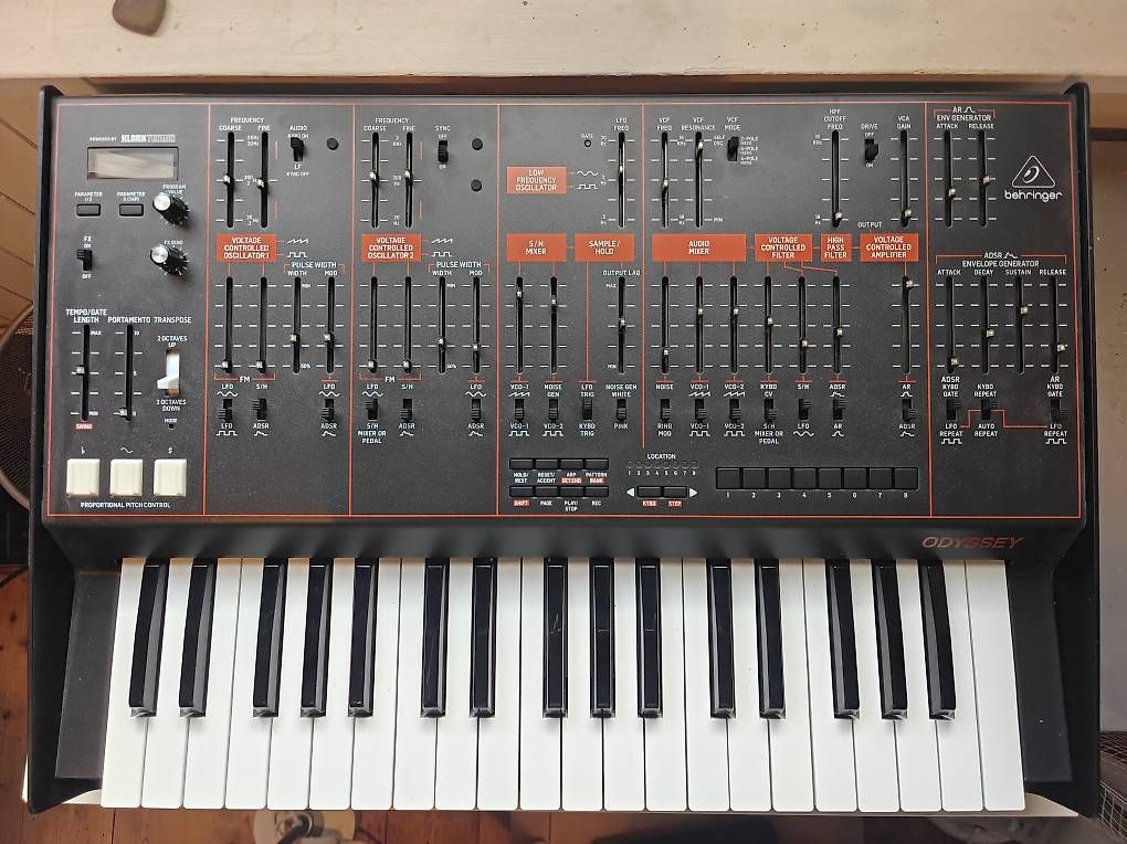 Behringer Strumenti musicali: Synthesizer Behringer Odyssey – Usato da Winterthur venduto da Nevermindthebollocks 2
