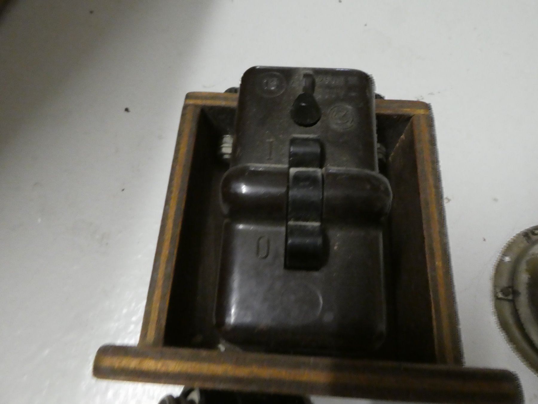 Pièces détachées: Elektrobestandteile Schalter Glocke – D'occasion à Mosnang par Goldwasser 4