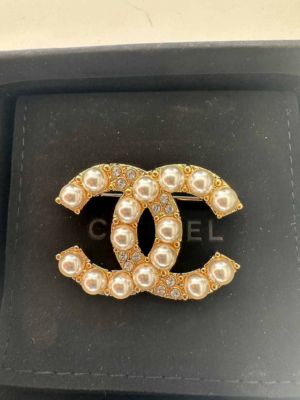 Chanel Spille & Fermagli: Chanel Brosche – Usato da Steinmaur venduto da regenbogen052