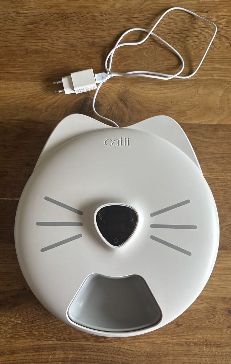 Mangimi: Catit Pixi Smart 6-Meal Futterautomat – Usato da Wil SG venduto da medy1801
