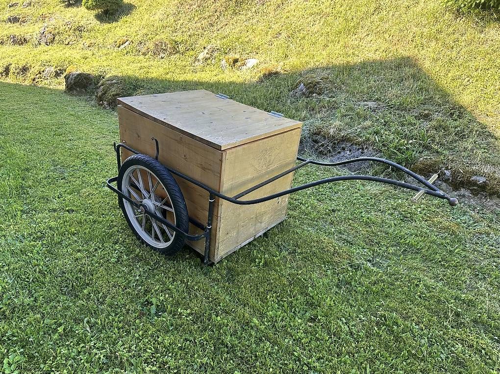 Rimorchi: Milchwagen / Mofaanhänger – Usato da Mühlrüti venduto da Chalberchue