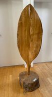 2 Exklusive Holzskulpturen aus Kirschbaumholz mit Blattgold