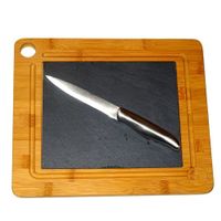 Bambusbrett mit Schieferplatte und Messer