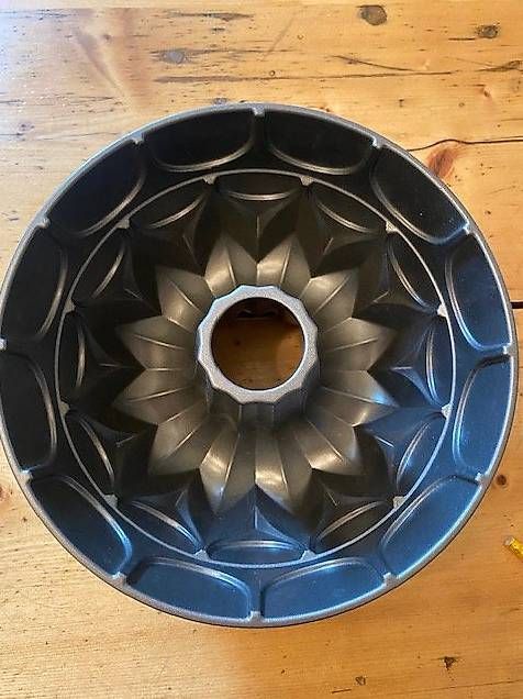 Teglie da forno: *GUGELHUPF-BACKFORM  KRONE* – Usato da Zürich venduto da doris001