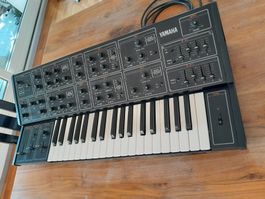 YAMAHA CS15 SYNTHESIZER