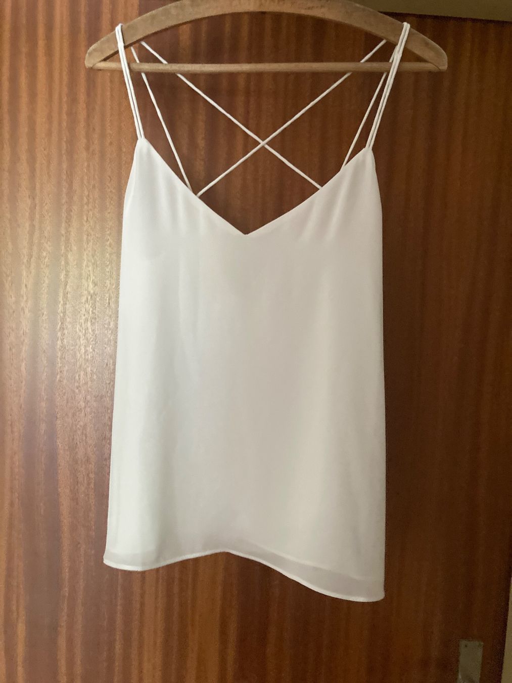 Tops: Top Träger-Shirt Weiss Grösse 38 – Gebraucht aus Gelterkinden von froggy80