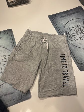 SHORTS BAUMWOLLE GR 116 NEUWERTIG