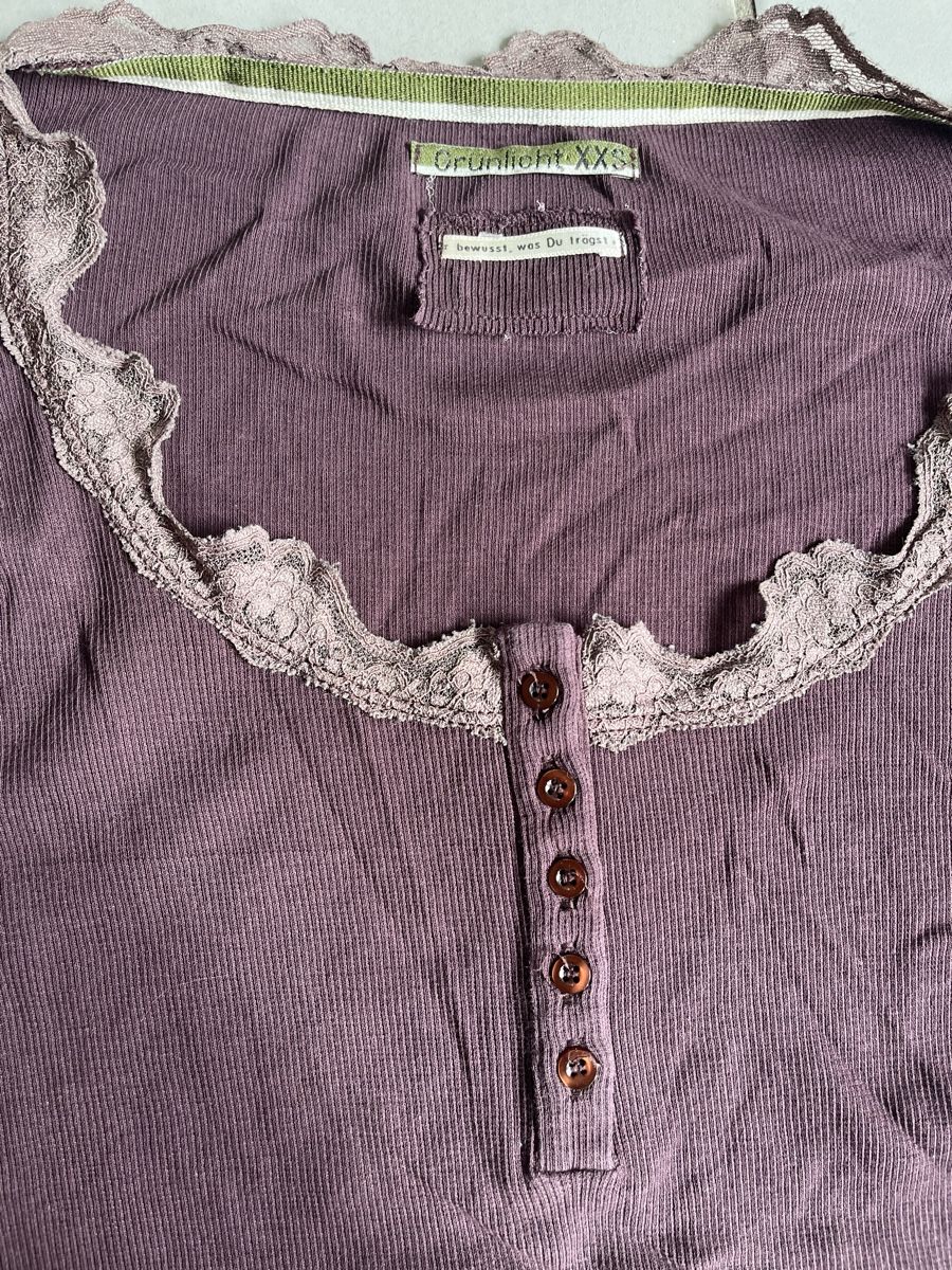 Top: Pull Grünlicht en dentelle violette – Usato da Porrentruy venduto da Shabis99 2