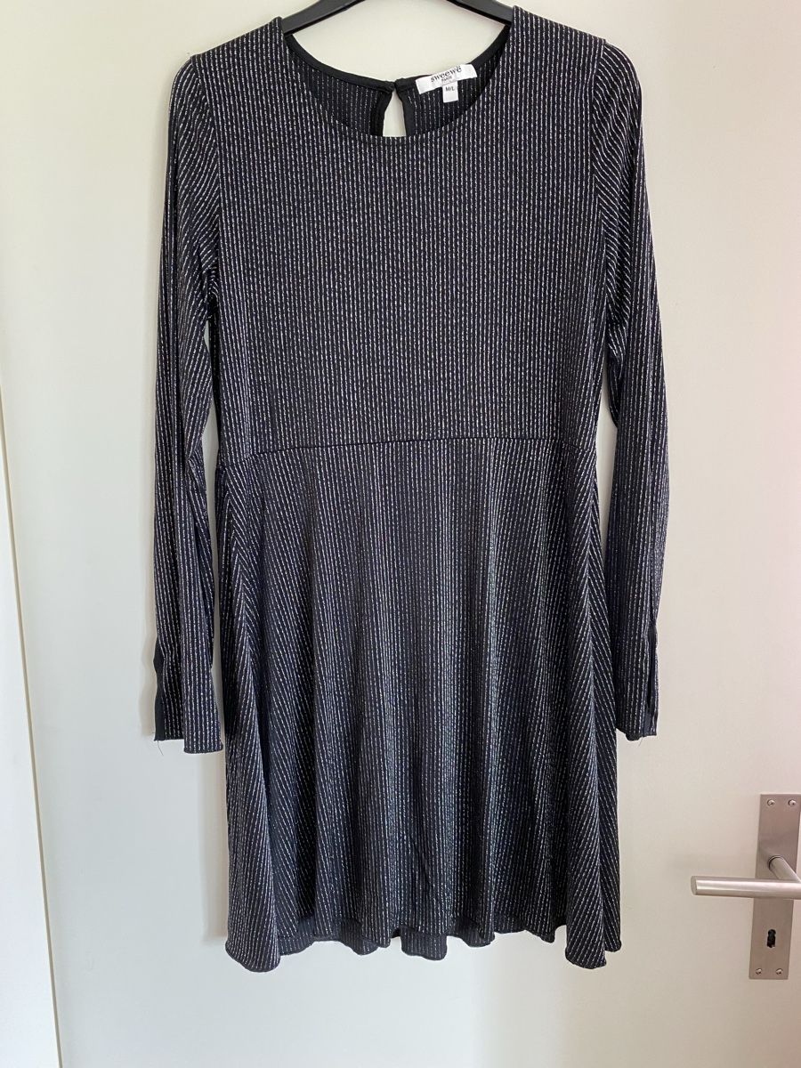 Vestiti: Sweewë Glitzerkleid Gr. M/L schwarz Festlich – Nuovo (secondo la descrizione) da Hünenberg venduto da a.u.849