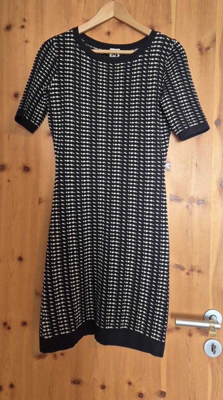 Missoni Vestiti: Missoni Kleid Gr. 38 schwarz-weiss – Usato da Arosa venduto da swissqigong